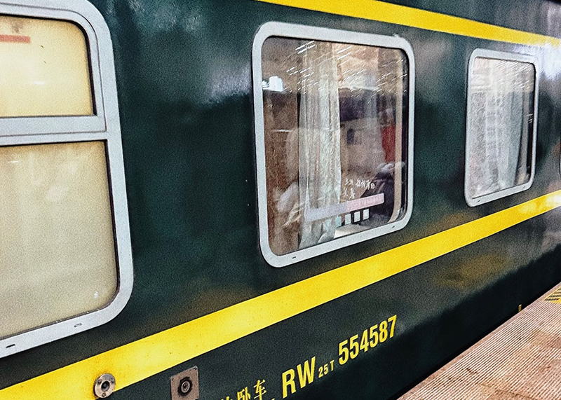 Ventanas laterales de trenes, subterr&aacute;neos y locomotoras de alta velocidad