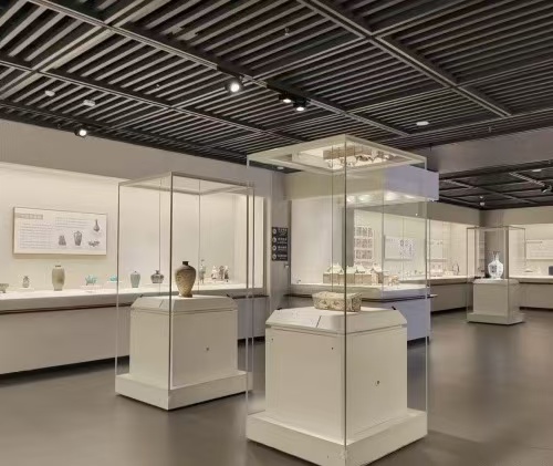 Centr&aacute;ndose en la protecci&oacute;n de vanguardia, la tecnolog&iacute;a de escudos Ming construye una "fortaleza transparente" para la seguridad de reliquias financieras y culturales.